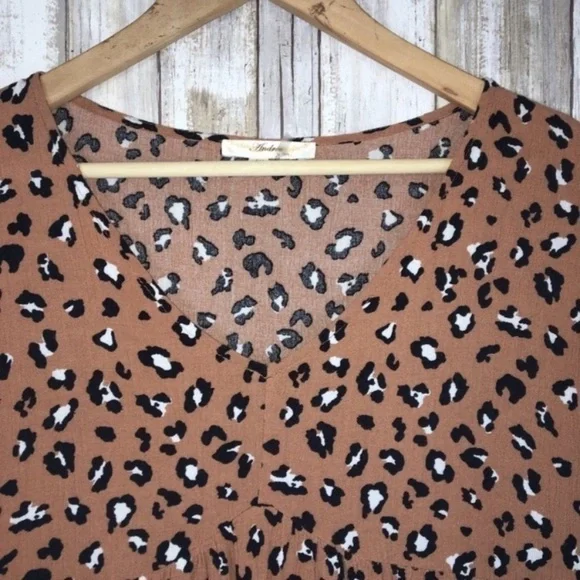 Andree Brown Leopard Blouse - Picture 4 of 5